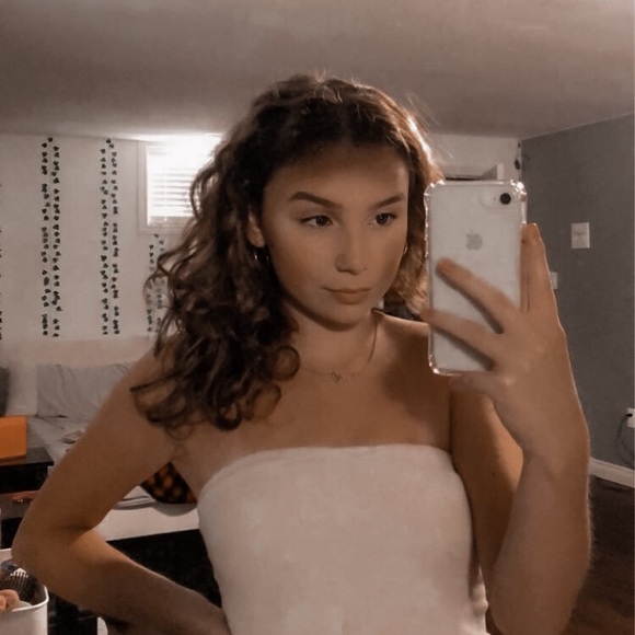 Meet your Posher - Picture 2 of 3